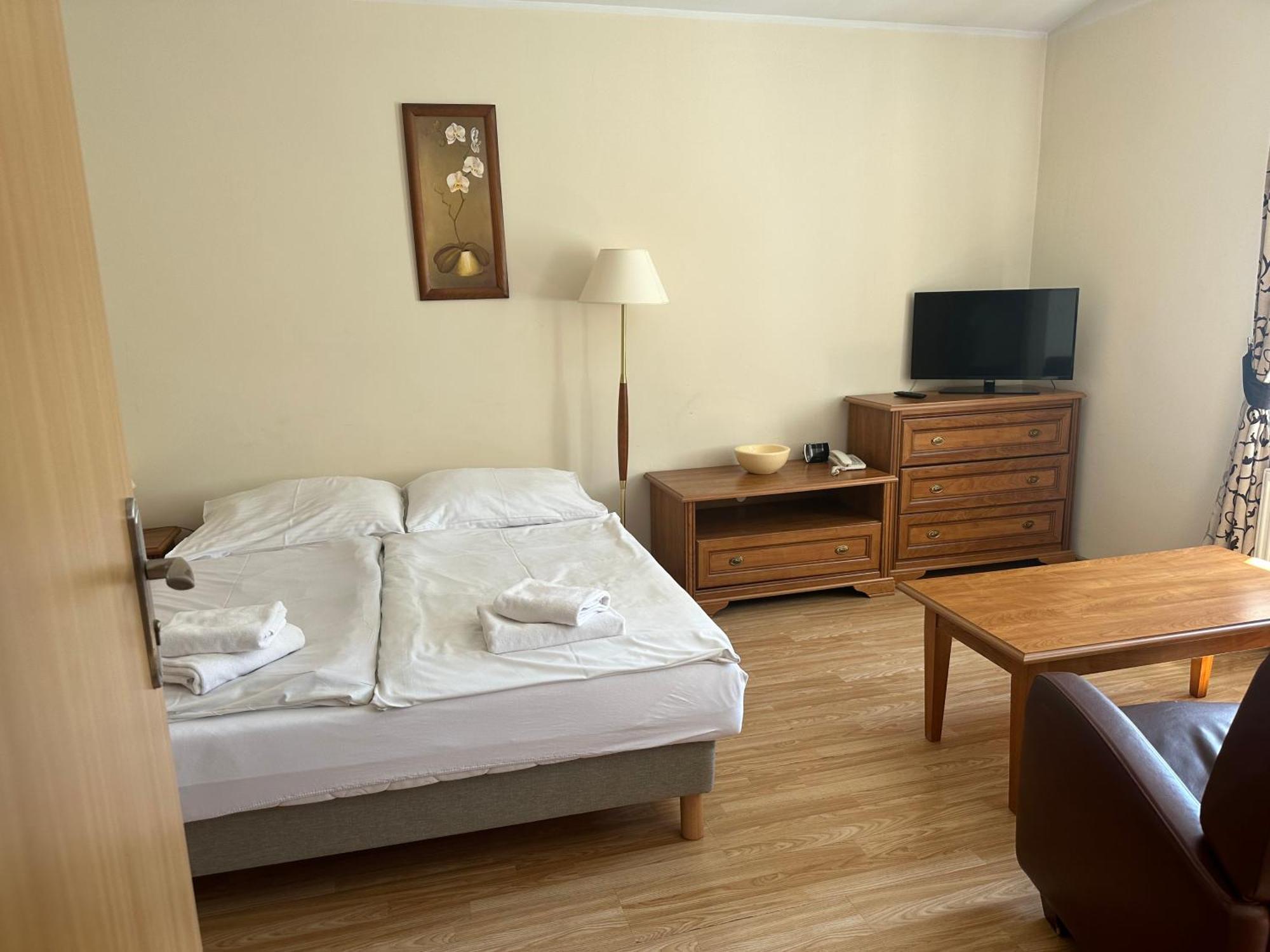 Polonia Hotel Kudowa-Zdrój Buitenkant foto