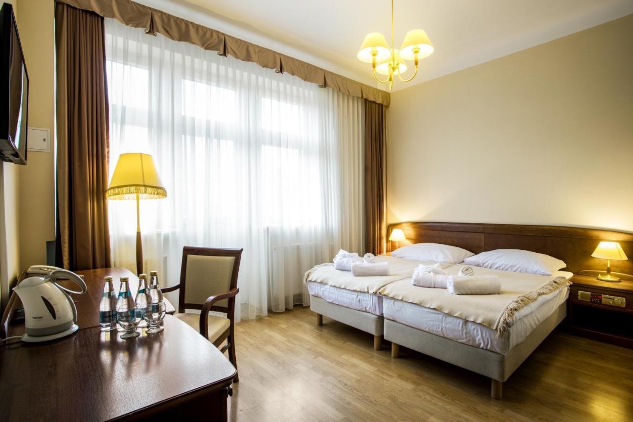 Polonia Hotel Kudowa-Zdrój Buitenkant foto